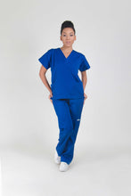 Cargar imagen en el visor de la galería, Uniforme Médico de Mujer - Classic - World Medic's