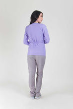 Cargar imagen en el visor de la galería, bata media tipo chaqueta color lila por atras