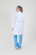 Cargar imagen en el visor de la galería, bata medica por detras