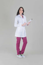 Cargar imagen en el visor de la galería, Bata Sobretodo de Mujer - World Medic's
