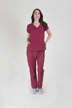 Cargar imagen en el visor de la galería, Uniforme Médico de Mujer - Basic - World Medic's