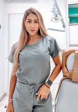 Cargar imagen en el visor de la galería, OFERTA: Uniforme Esencial