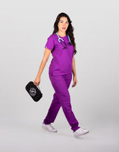 Cargar imagen en el visor de la galería, OFERTA: Uniforme Esencial