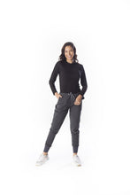 Cargar imagen en el visor de la galería, SUDADERA UNDERSCRUB ELITE DE MUJER NEGRO 2
