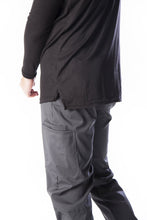 Cargar imagen en el visor de la galería, SUDADERA UNDERSCRUB ELITE DE HOMBRE NEGRO POR ATRAS
